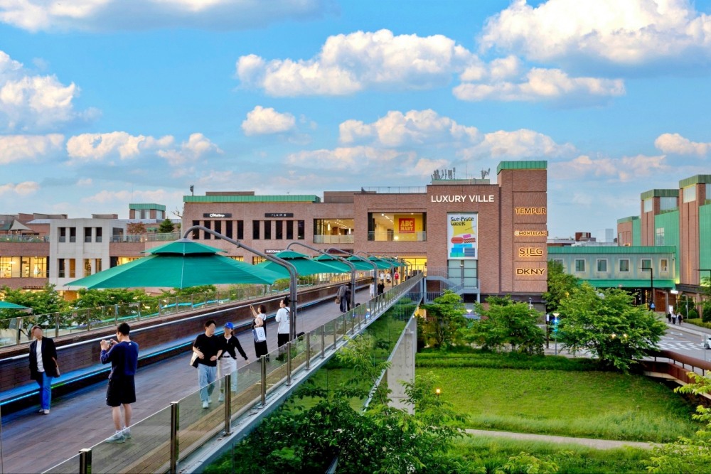 롯데백화점, 유통업계 최초로 재생에너지구매계약 도입