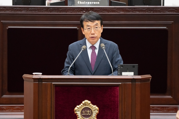 5분 발언을 진행하고 있는 허식 인천시의원