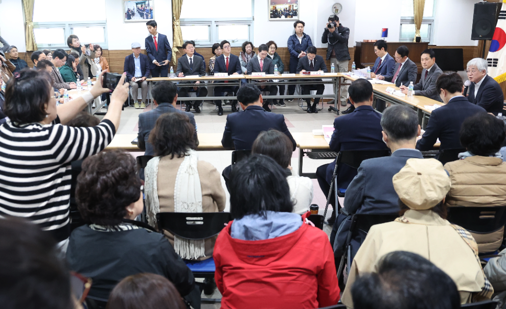 부동산 대책 간담회 참석한 장동혁 대표(사진=연합뉴스)