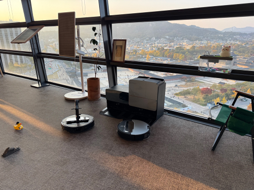 로보락, 이치실험실과 협업해 Saros Z70 활용한 기술 예술 퍼포먼스 공개