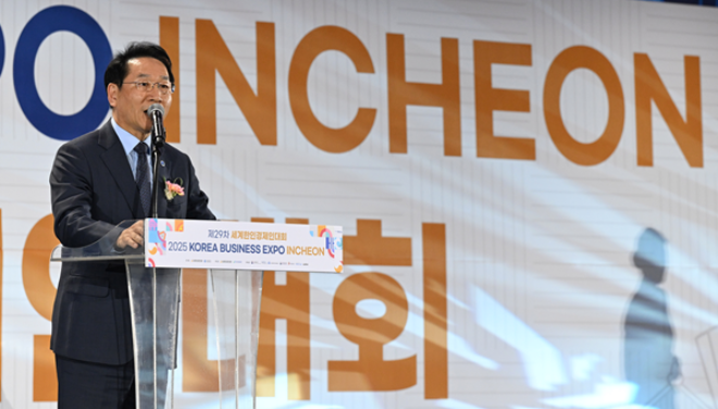 제29차 세계한인경제인대회에서 환영사를 하고 있는 유정복 시장 / 인천시청