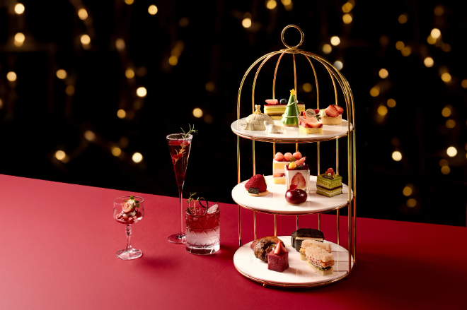 페닌슐라 라운지 앤 바 ‘2025 머스트 비 스트로베리’ 애프터눈 티 세트.(사진=롯데호텔 서울)