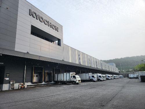 교촌에프앤비 '주 6일 배송' 전국 유통망 구축