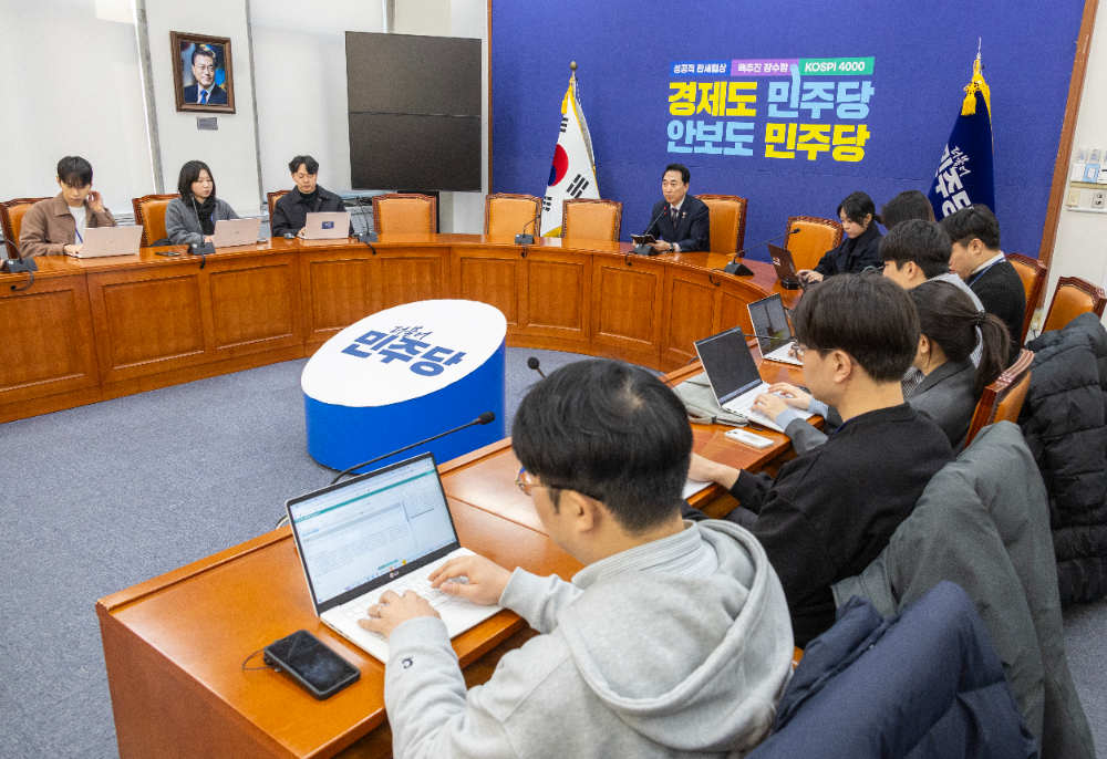 기자간담회에서 발언하는 박수현 수석대변인.(사진=연합뉴스)