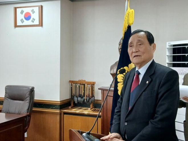 유인학 추진 발기인 대회장( 대한민국 헌정회 부회장)이 대회에 앞서 개회사를 하고있다.(사진=대한민국 헌정회)