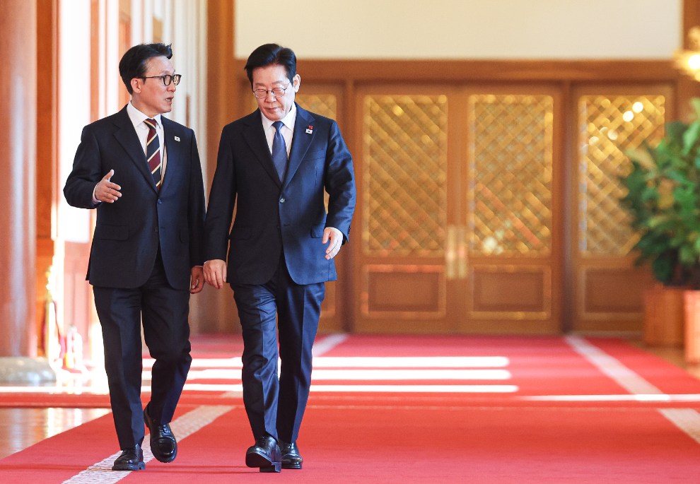 李대통령, 靑 복귀 후 첫 국무회의 주재... 내란재판부법·정통망법 처리