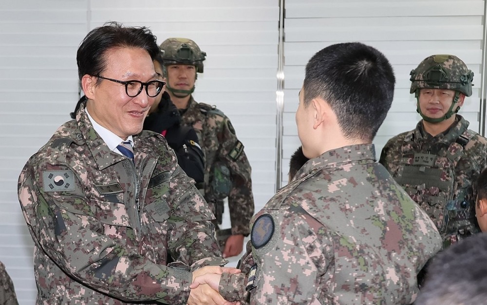 군 장병 격려하는 김민석 총리(사진=연합뉴스)