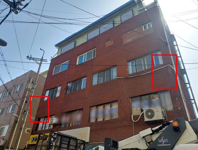 간판 철거 후 깔끔해진 건물 외관