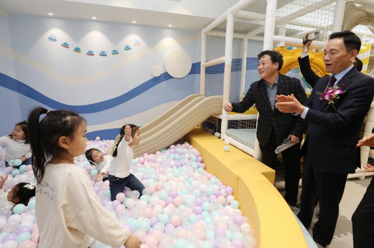 지난 12월 18일 문을 연 서울형 키즈카페 대치1동점 개관식