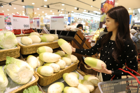 롯데마트, 설 앞두고 제철 신선식품 물가 안정 기획전 진행