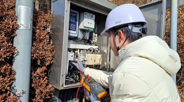 가로등 9,397개소, 보안등 14,338개소에 대한 모니터링 및 수리