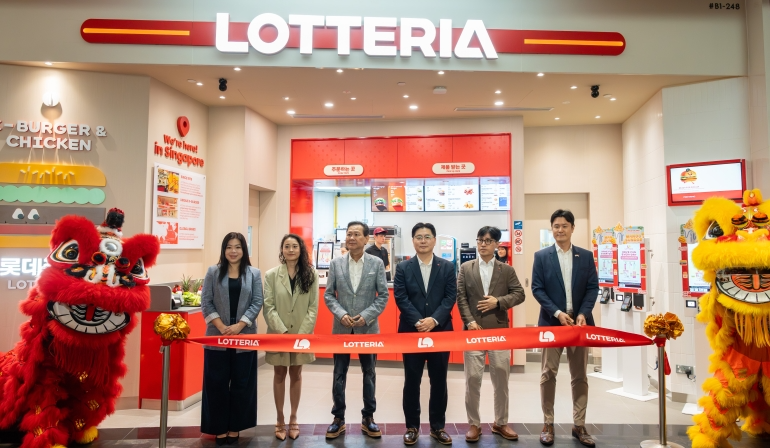 롯데GRS, 싱가포르 창이 공항에 롯데리아 1호점 오픈