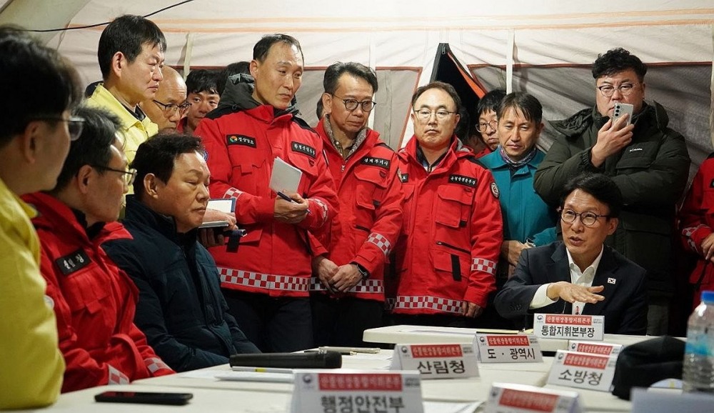 함양 산불 현장 긴급 방문한 김민석 총리(사진=연합뉴스)