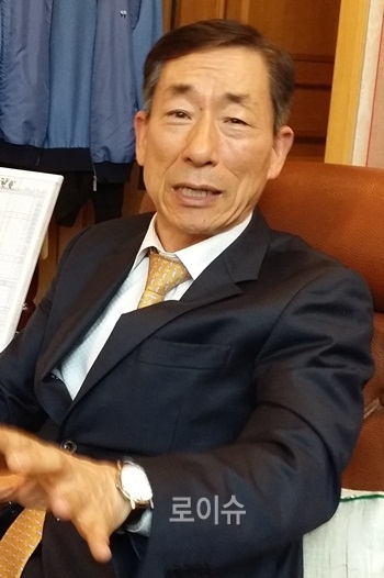 ▲“시민들이법원에대한잘못된인식과불신은법원을제대로체험해보지않은데서비롯될수도있다고판단한다”며“많은시민들이시민사법참여단에참여해재판이어떻게이루어지는지를경험해보면법원이신뢰할수있는곳이라는것을느끼게된다”고참여를당부하는윤인태부산법원장.
