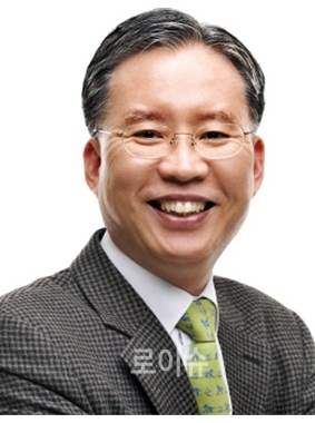 ▲제37대부산선관위원장에선출된강민구부산지법원장.(사진제공=부산선관위)