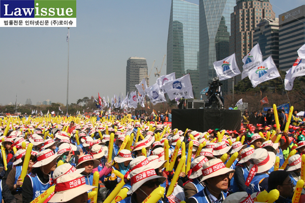 ▲3월28일여의도공원에서열린공투본‘국민연금강화! 공무원연금개악저지!총력결의대회’