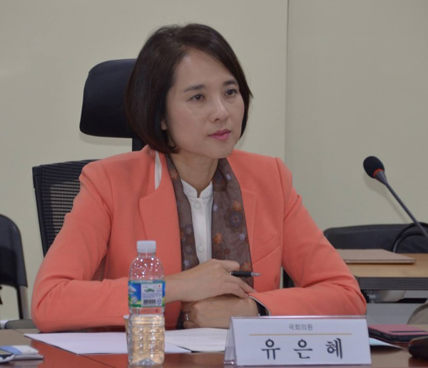 ▲유은혜새정치민주연합대변인(사진=페북)