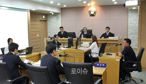 ▲민사합의재판부가칠곡군법원제1호법정에서당사자를찾아가는법정을열고있다.(시진제공=대구지법)