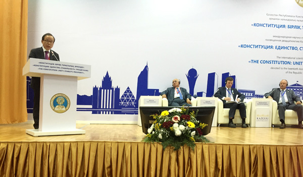 ▲국제회의에참석한김이수헌법재판관(사진=헌법재판소)