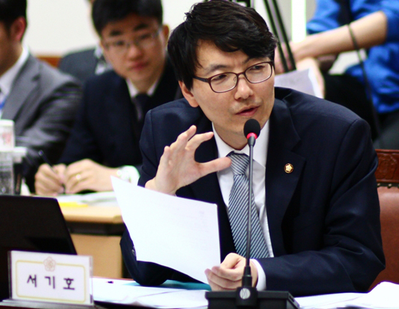 ▲판사출신서기호정의당의원