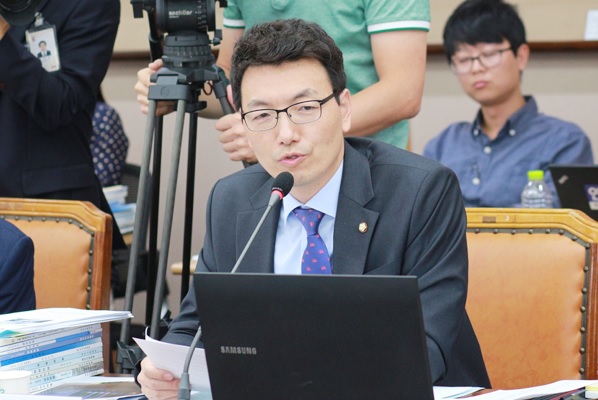 ▲판사출신서기호정의당의원(사진=의원실)