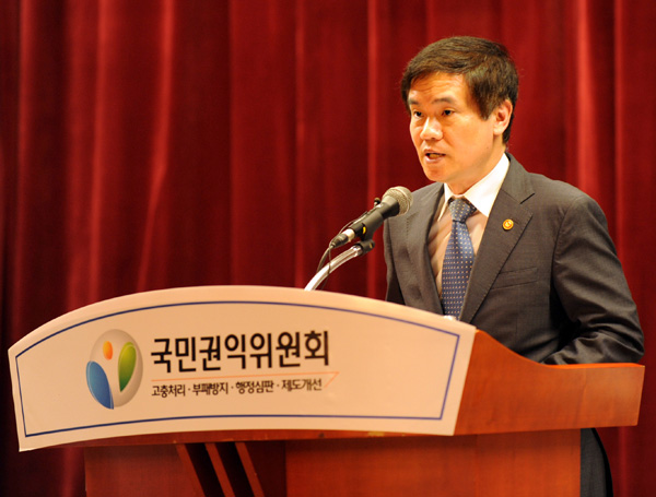 ▲이성보국민권익위원장