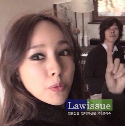 효리네 민박 이상순을 한 손으로 들어올리다? 이효리 모습 보니 '코믹 그 자체'