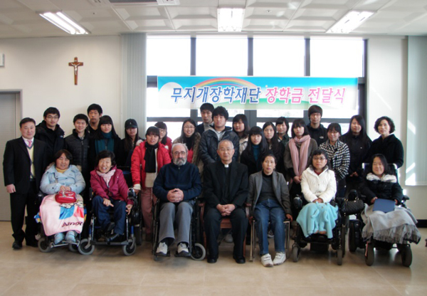 법무부, 사회적 약자에 헌신 ‘지정환ㆍ천노엘’ 신부 특별귀화허가