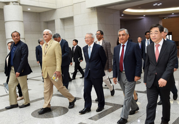 양승태 대법원장, 타쿠르 인도 대법원장 접견