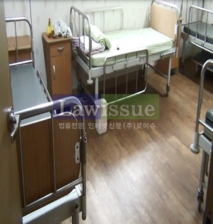 9명이 입원하고 있다고 등재돼 있었으나 실제 텅빈입원실.