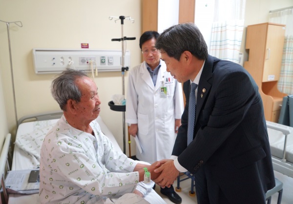 제정부 법제처장, 호국보훈의 달 맞아 국가유공자 위문 방문