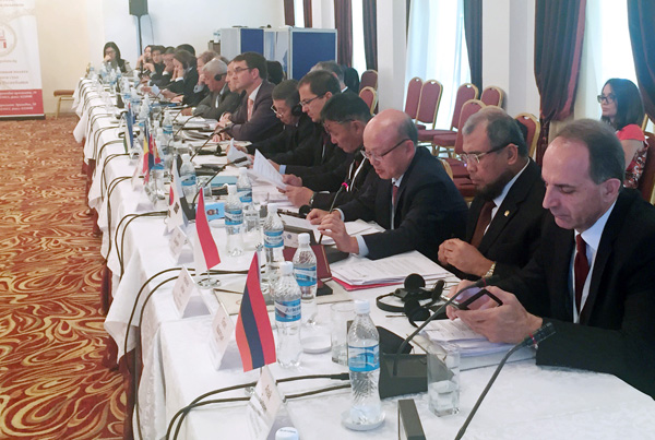 앞에서 세번째가 안창호 헌법재판관(사진=헌재_