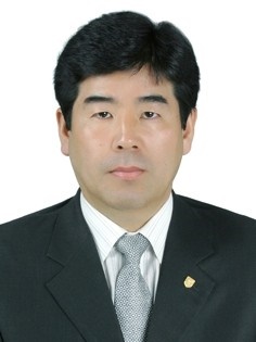 정극원 한국헌법학회장.