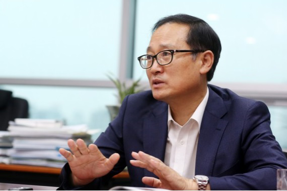 홍영표 더불어민주당 의원(사진=홈페이지)