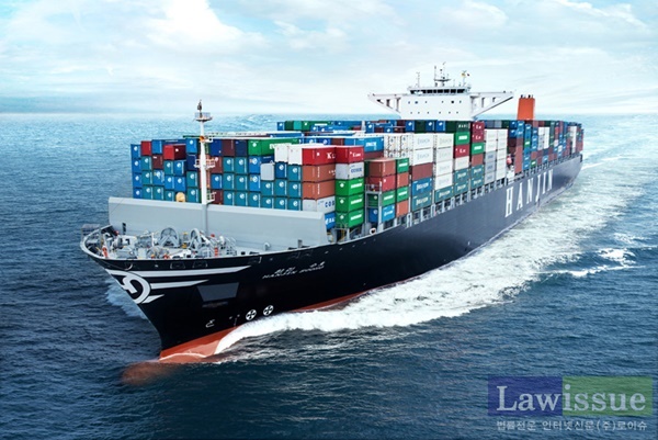 한진해운이 법정관리 압박이 가해지면서 부산항경제에 적신호가 켜지고 있다.