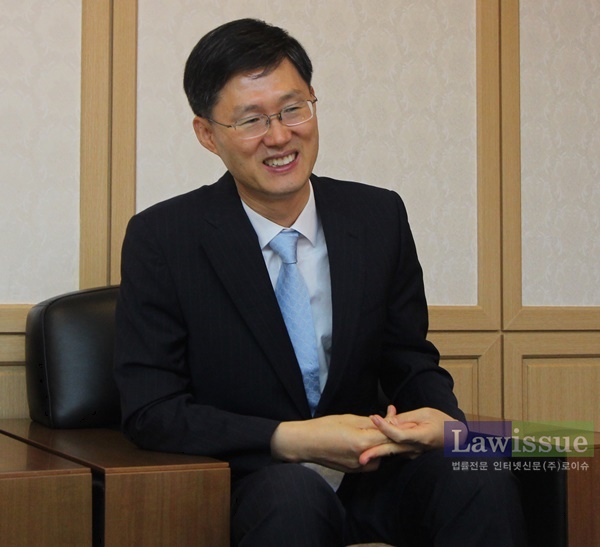 문형배 부산가정법원장 “사람이 키워드인 인간적인 법원 만들고 싶어”