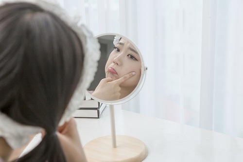 여드름, 가을철 역시 비상! 클렌징, 스킨케어 팁은?