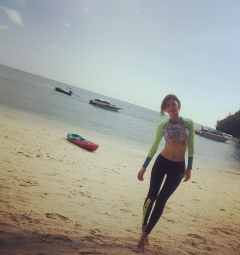 박수진, "살 안 찌는 체질"..환상적인 래쉬가드 자태 보니
