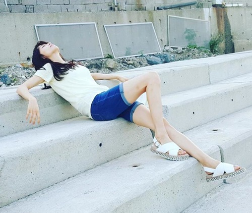 '혼술남녀' 박하선, 계단에 누운 채 "이러시면 안됩니다"
