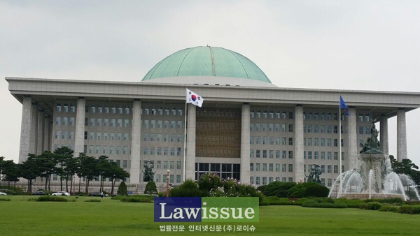 국회, 박근혜-최순실 국정농단 게이트 특검법 압도적 통과