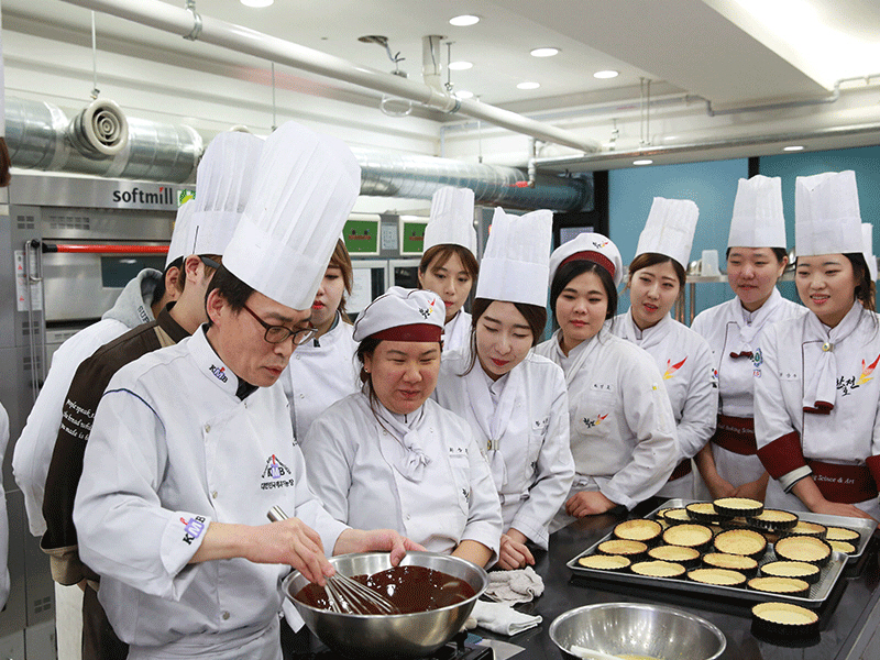 한호전 제과제빵전문학교 재학생 자격증 취득 지원