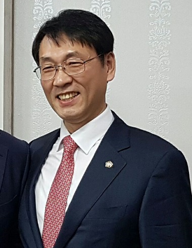 황용환 변협 사무총장(사진=페이스북)
