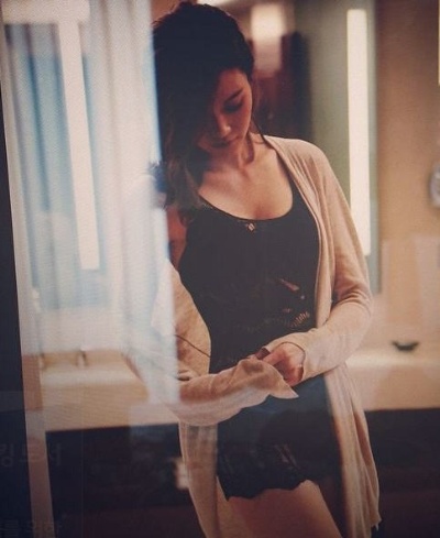 주상욱 여인 차예련, '아찔하게 드러낸 시스루룩...매끈한 각선미'