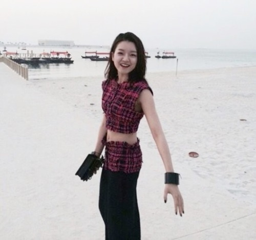 고아성, 살짝 드러난 개미허리 '놀라워'...한줌에 잡힐 듯