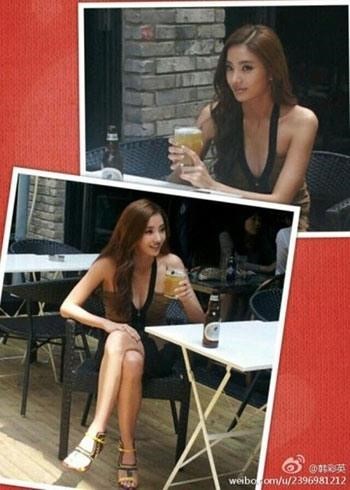 한채영, '어깨 드러낸 타이트한 원피스...다리꼰채 매끈 각선미'