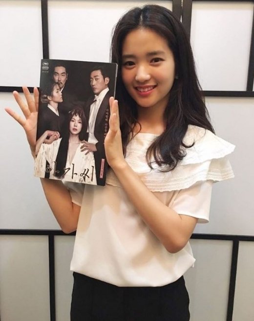 김태리, 흰블라우스...심장 저격하는 청순+몽환 셀카