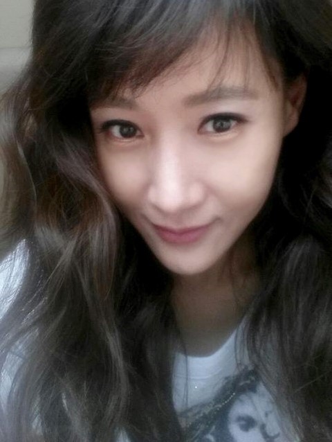 7일의왕비 도지원, 나이를 잊은 미모...길게 늘어진 웨이브 뽀얀피부