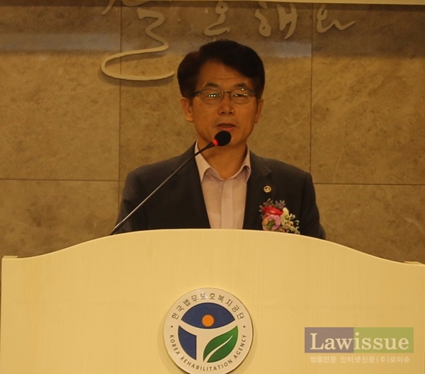 구본민 이사장이 축사를 하고 있다.