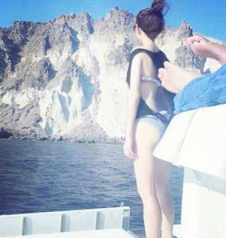 조혜정, 파란 바다를 바라보는...백옥피부 뒤태