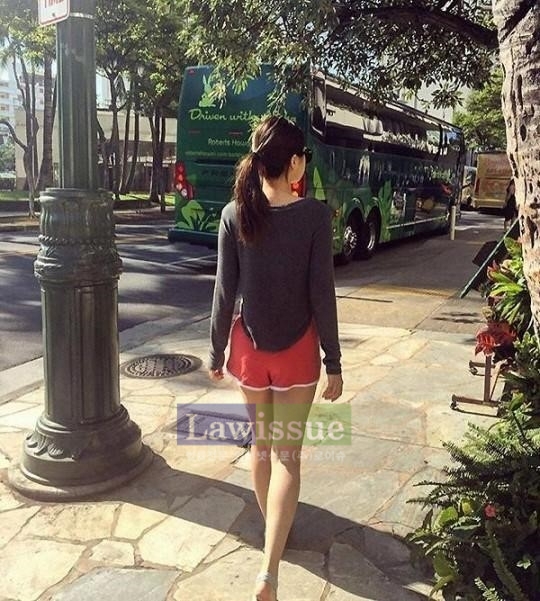 손나은, 짧은 핫팬츠 입고 극세사 뒤태 자랑...'완벽 그 자체'